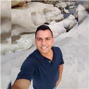 Pues me defino como una persona polifacética, cómo diría en una clase de filosofía soy todo lo que contiene un sancocho y que lo hace un plato exquisito